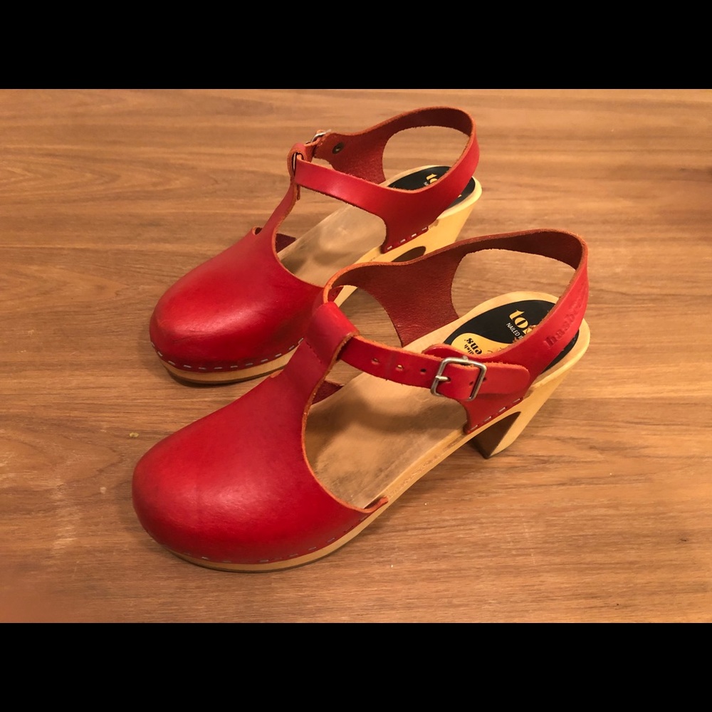 Sky high red has been clogs size 39